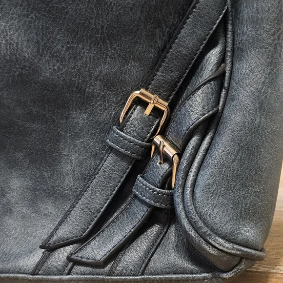 Genuine Leather Beautiful Design Women's Bag. - Picture 10 of 16